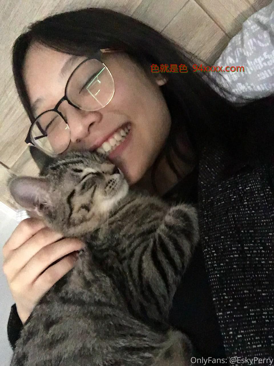反差女模特「Perry」OF大尺度男女通吃私下玩很大 04 [100P]